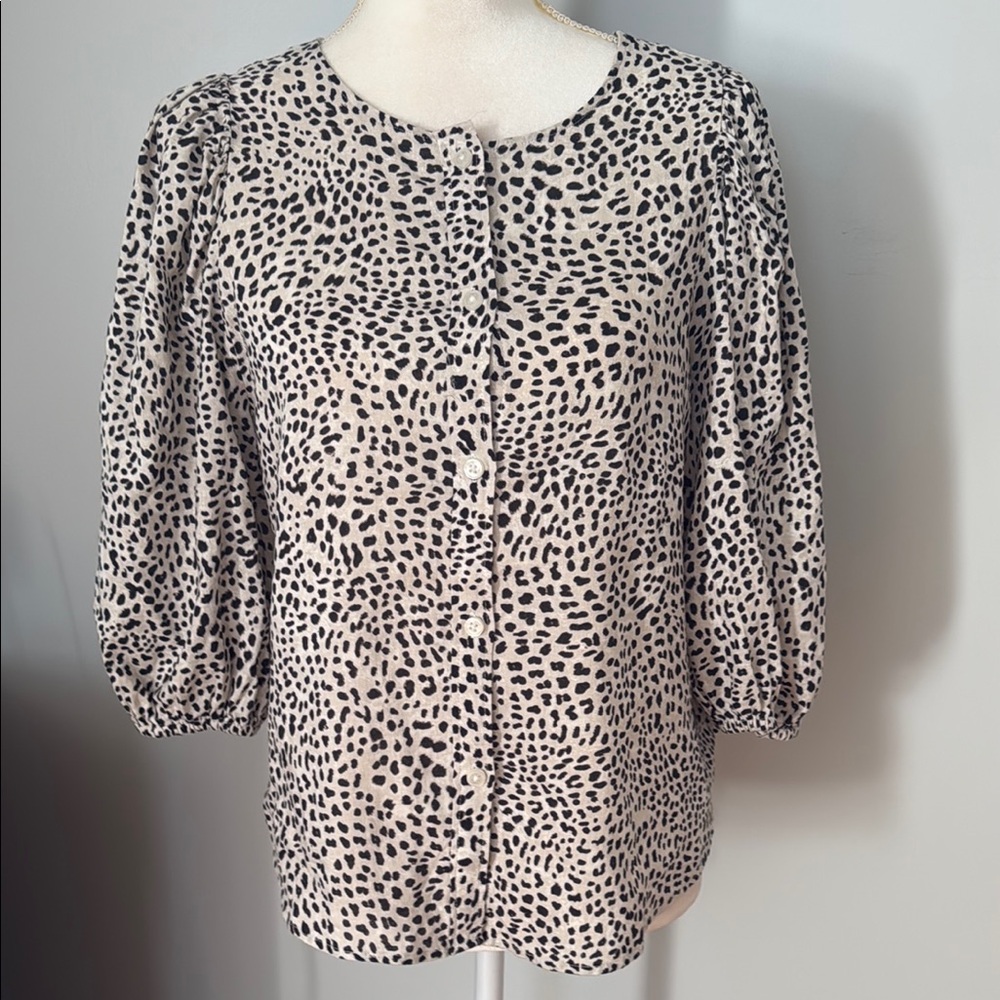 H&M Black and White 3/4 Sleeve Buttoned Blouse